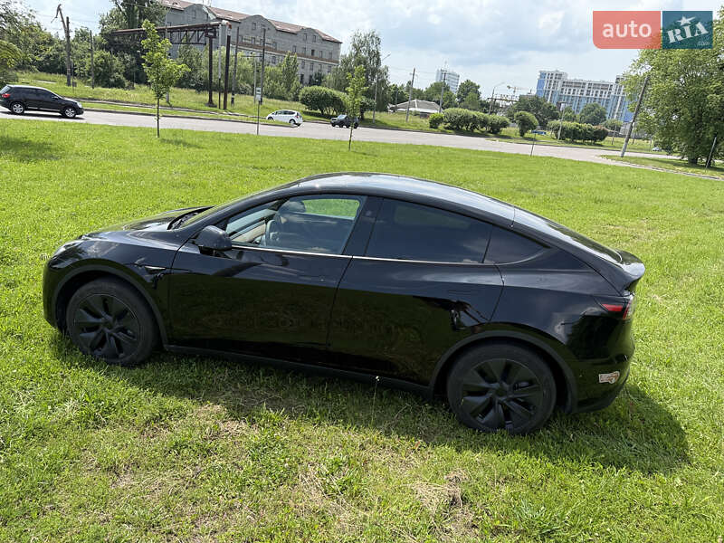 Позашляховик / Кросовер Tesla Model Y 2024 в Львові фото 15 Позашляховик / Кросовер Tesla Model Y 2024 в Львові