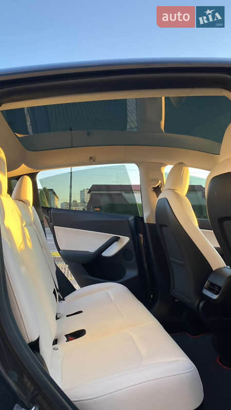 Внедорожник / Кроссовер Tesla Model Y 2021 в Золочеве фото 10 Внедорожник / Кроссовер Tesla Model Y 2021 в Золочеве