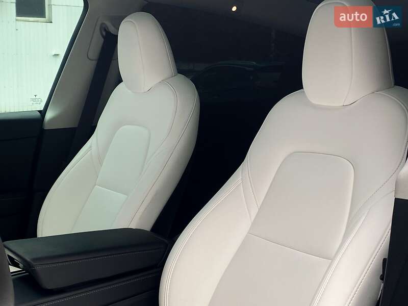 Позашляховик / Кросовер Tesla Model Y 2023 в Києві фото 14 Позашляховик / Кросовер Tesla Model Y 2023 в Києві
