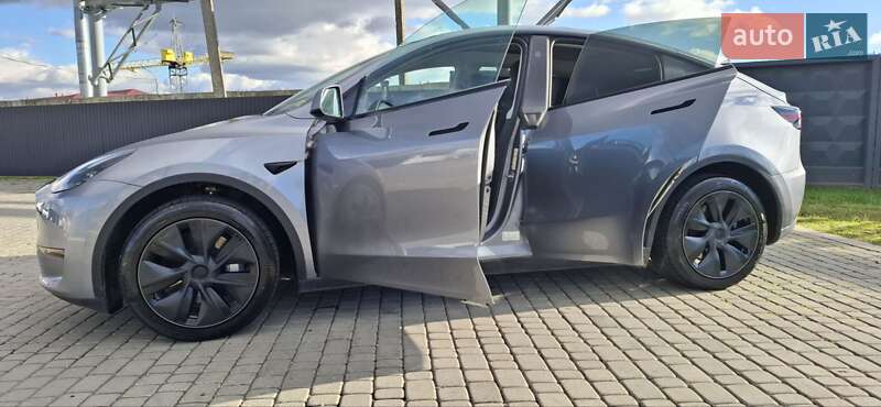 Позашляховик / Кросовер Tesla Model Y 2024 в Мукачевому фото 6 Позашляховик / Кросовер Tesla Model Y 2024 в Мукачевому