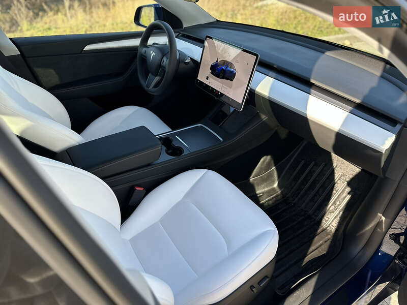 Внедорожник / Кроссовер Tesla Model Y 2024 в Львове