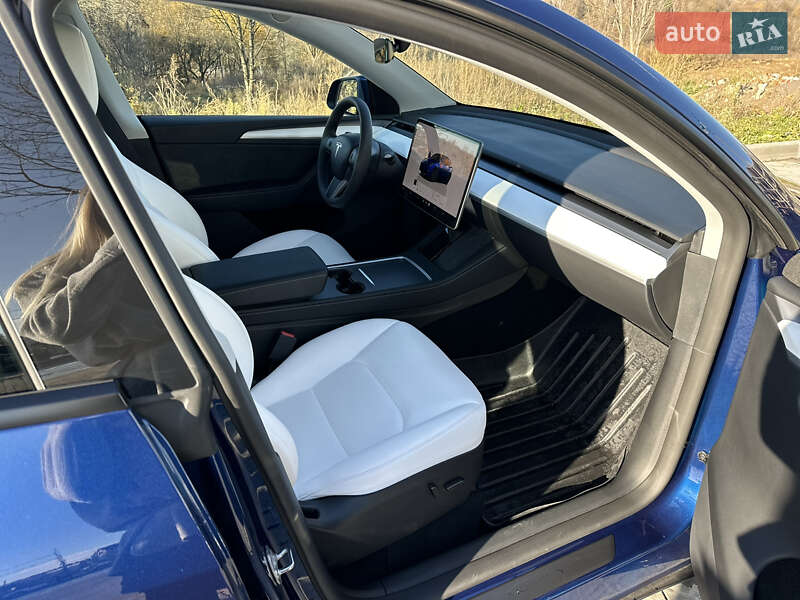 Внедорожник / Кроссовер Tesla Model Y 2024 в Львове