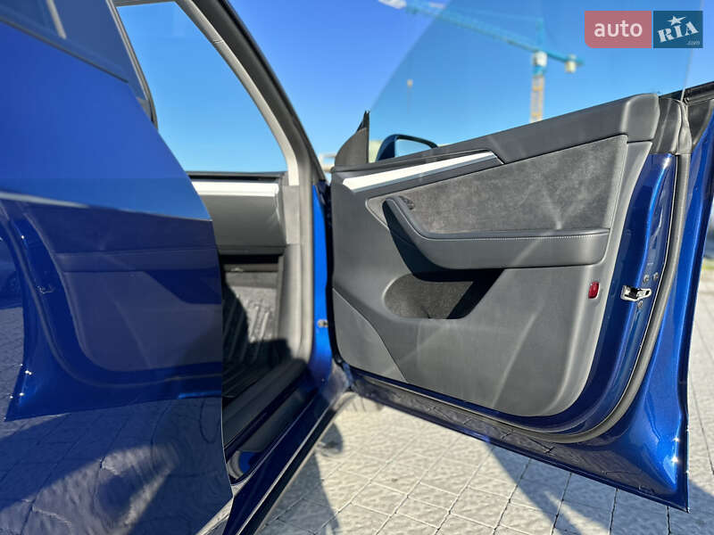 Внедорожник / Кроссовер Tesla Model Y 2024 в Львове