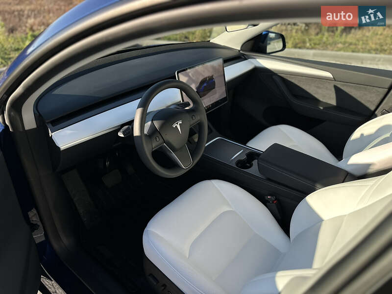 Внедорожник / Кроссовер Tesla Model Y 2024 в Львове