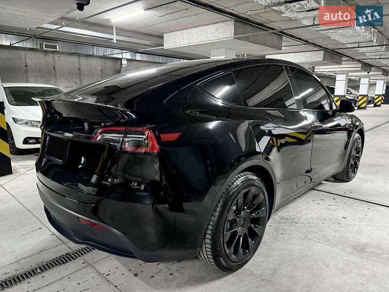 Позашляховик / Кросовер Tesla Model Y 2023 в Дніпрі