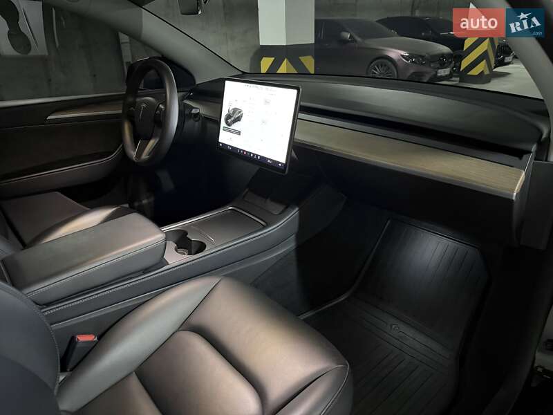 Позашляховик / Кросовер Tesla Model Y 2023 в Дніпрі