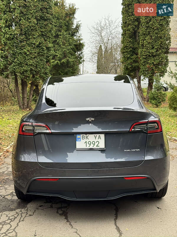 Позашляховик / Кросовер Tesla Model Y 2022 в Рівному