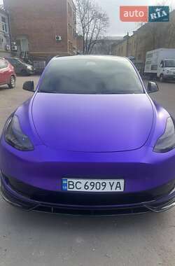 Внедорожник / Кроссовер Tesla Model Y 2022 в Львове