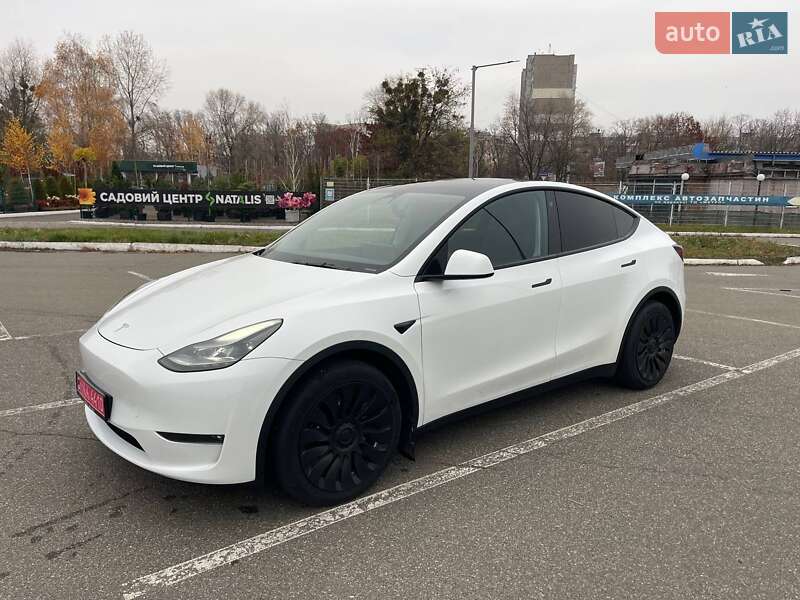 Внедорожник / Кроссовер Tesla Model Y 2023 в Киеве