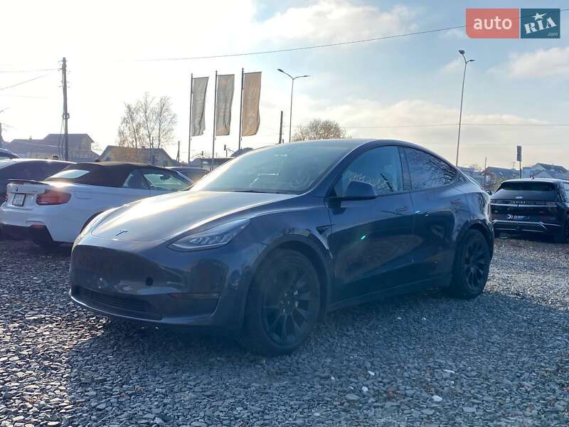 Tesla Model Y 2021