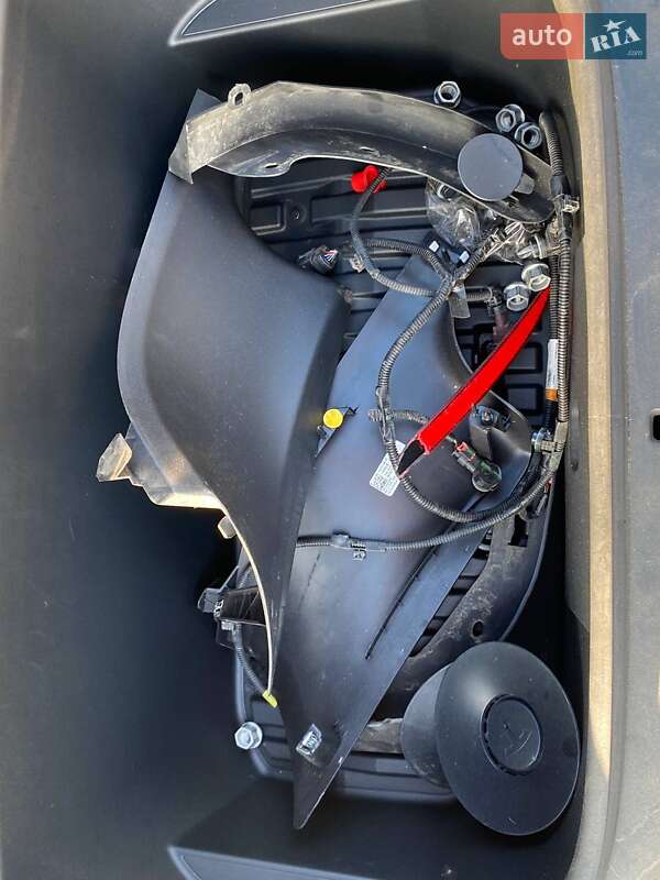 Позашляховик / Кросовер Tesla Model Y 2021 в Львові