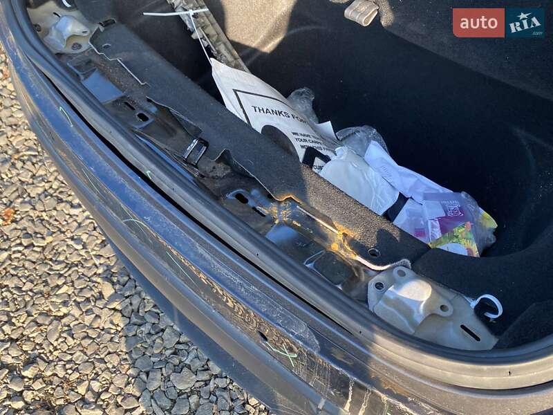 Позашляховик / Кросовер Tesla Model Y 2021 в Львові