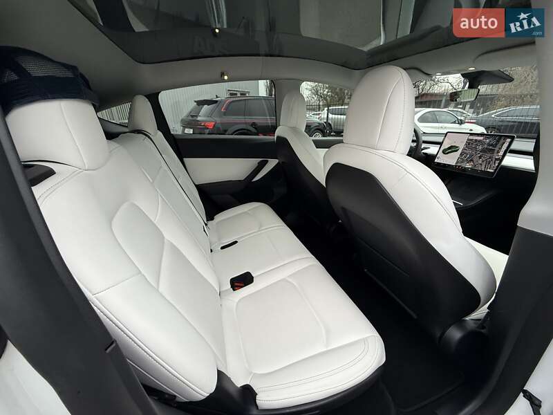 Внедорожник / Кроссовер Tesla Model Y 2021 в Киеве