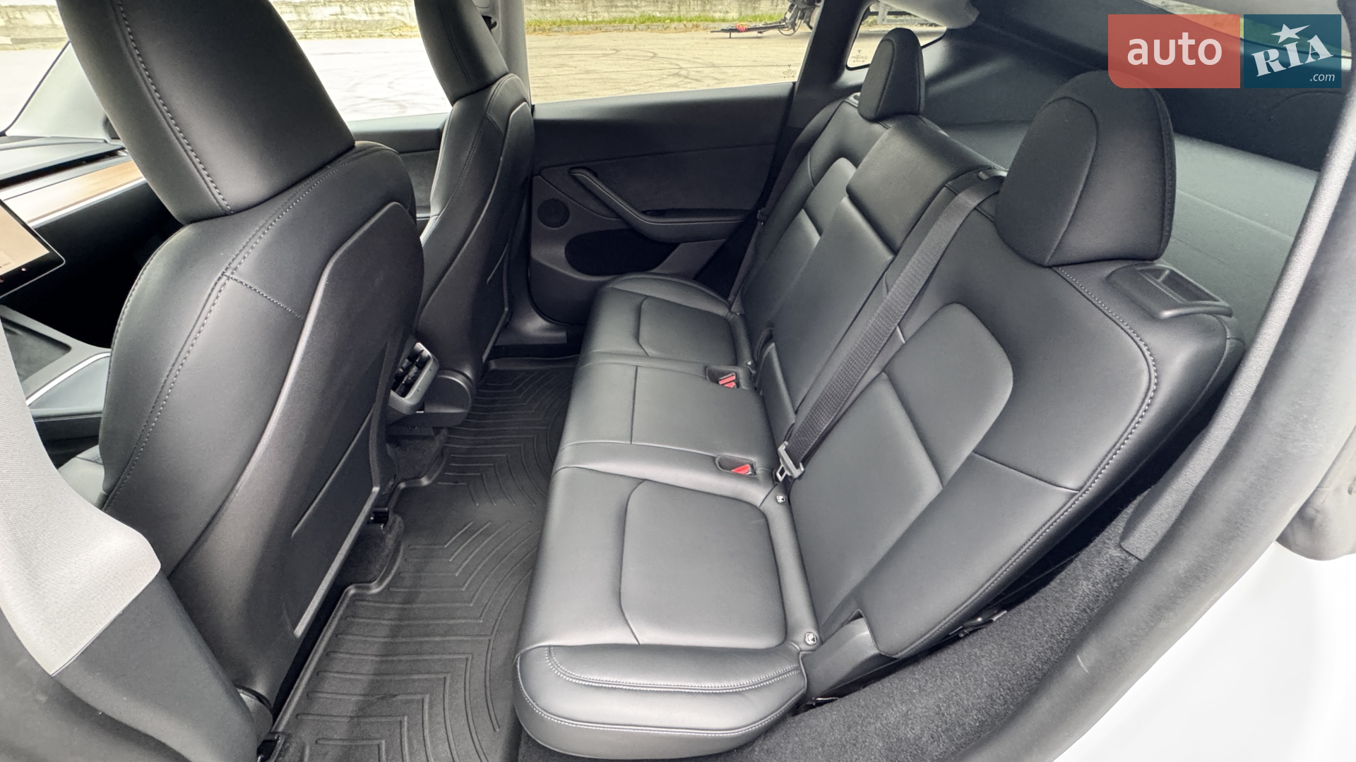 2022 Tesla Model Y - мініатюра 26