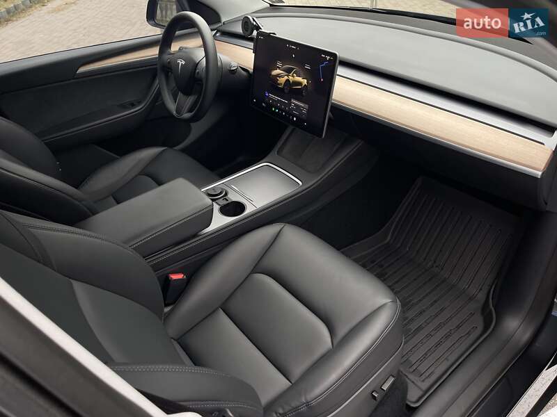 Позашляховик / Кросовер Tesla Model Y 2024 в Києві
