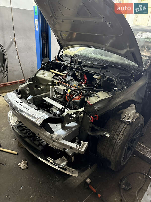 Позашляховик / Кросовер Tesla Model Y 2024 в Львові фото 28 Позашляховик / Кросовер Tesla Model Y 2024 в Львові