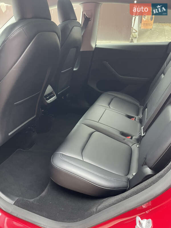 Позашляховик / Кросовер Tesla Model Y 2023 в Рівному фото 11 Позашляховик / Кросовер Tesla Model Y 2023 в Рівному