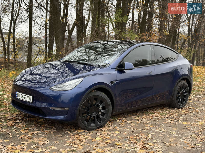 Внедорожник / Кроссовер Tesla Model Y 2022 в Ровно