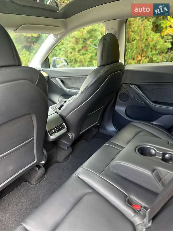 Позашляховик / Кросовер Tesla Model Y 2020 в Рівному