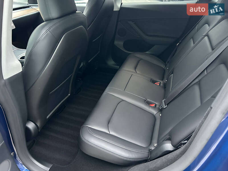 Позашляховик / Кросовер Tesla Model Y 2024 в Києві фото 14 Позашляховик / Кросовер Tesla Model Y 2024 в Києві