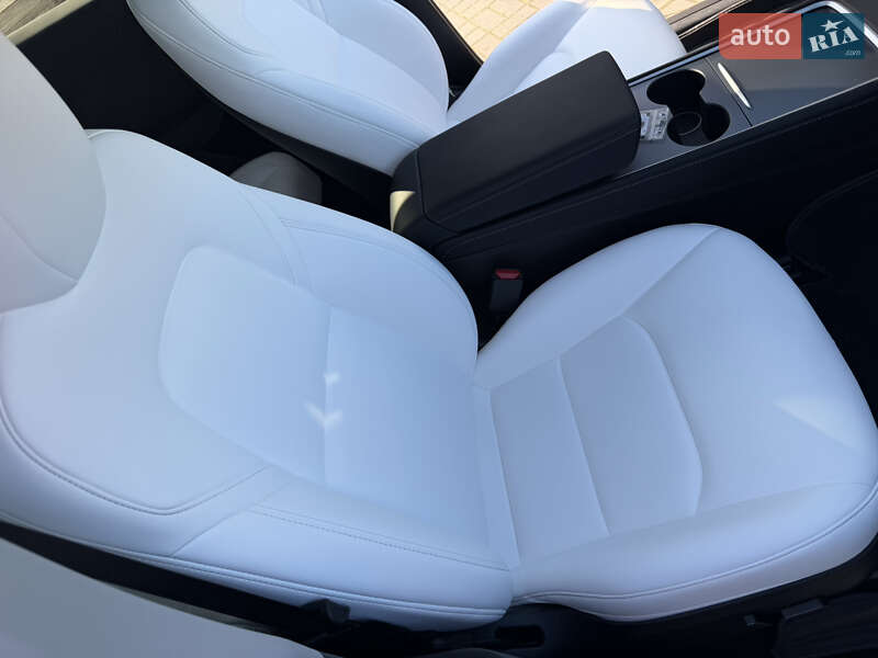 Позашляховик / Кросовер Tesla Model Y 2024 в Дніпрі фото 16 Позашляховик / Кросовер Tesla Model Y 2024 в Дніпрі
