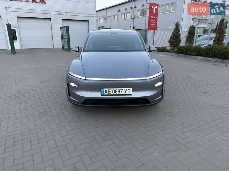 Внедорожник / Кроссовер Tesla Model Y 2025 в Днепре фото 3 Внедорожник / Кроссовер Tesla Model Y 2025 в Днепре