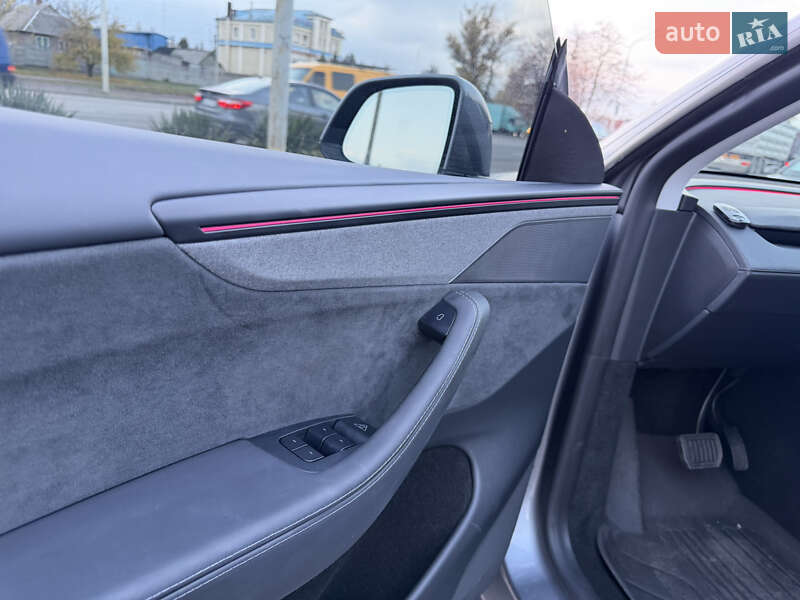 Внедорожник / Кроссовер Tesla Model Y 2025 в Днепре фото 12 Внедорожник / Кроссовер Tesla Model Y 2025 в Днепре