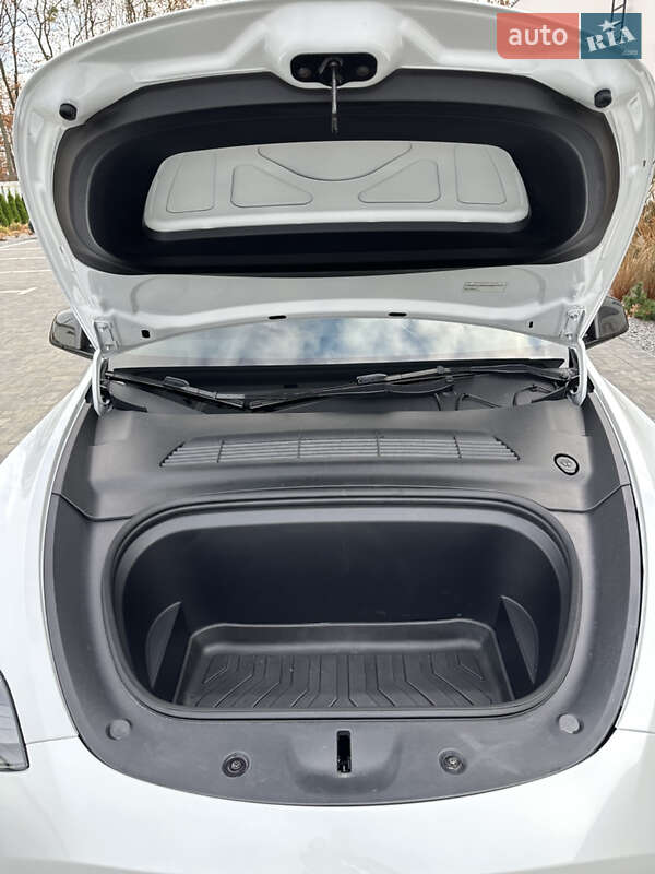 Внедорожник / Кроссовер Tesla Model Y 2023 в Луцке фото 22 Внедорожник / Кроссовер Tesla Model Y 2023 в Луцке
