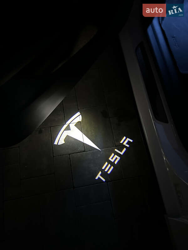 Внедорожник / Кроссовер Tesla Model Y 2023 в Луцке фото 35 Внедорожник / Кроссовер Tesla Model Y 2023 в Луцке
