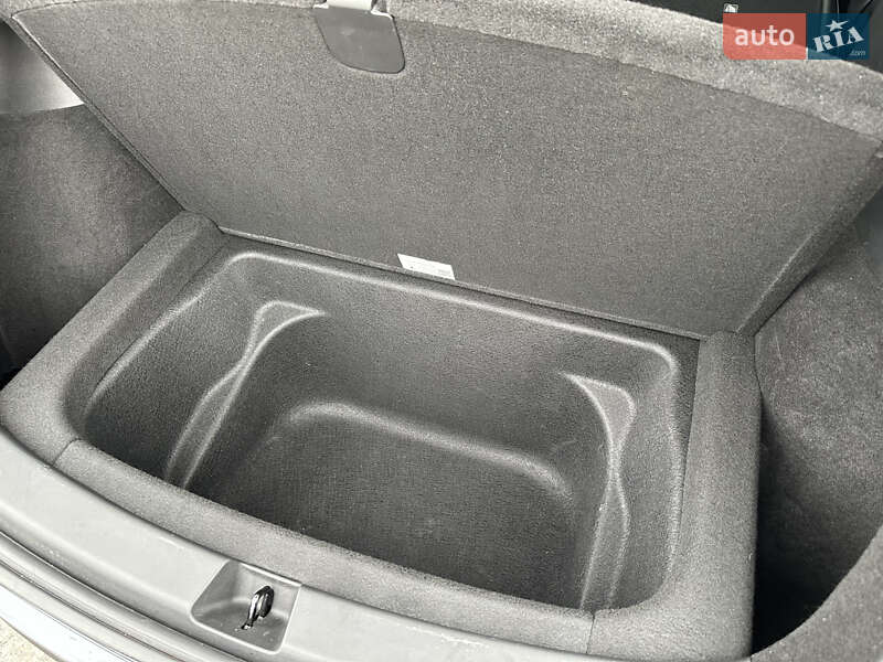 Внедорожник / Кроссовер Tesla Model Y 2021 в Харькове