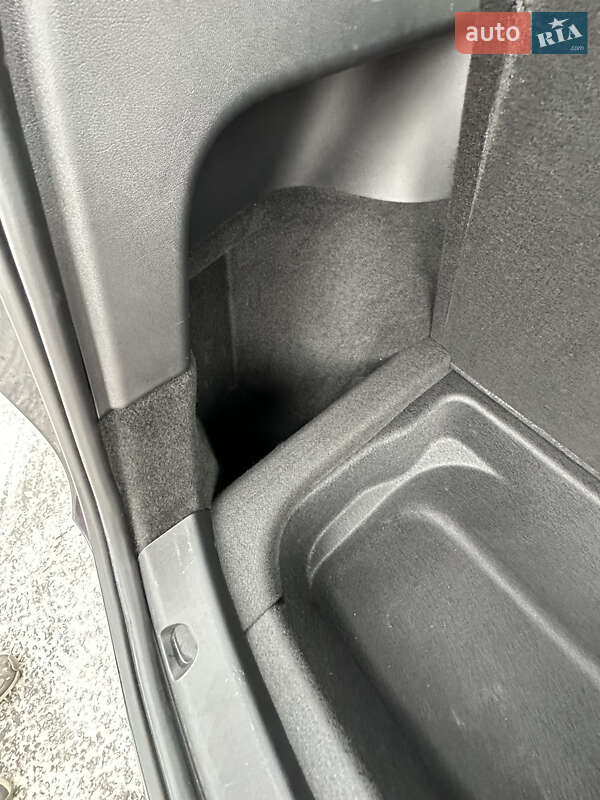 Внедорожник / Кроссовер Tesla Model Y 2021 в Харькове