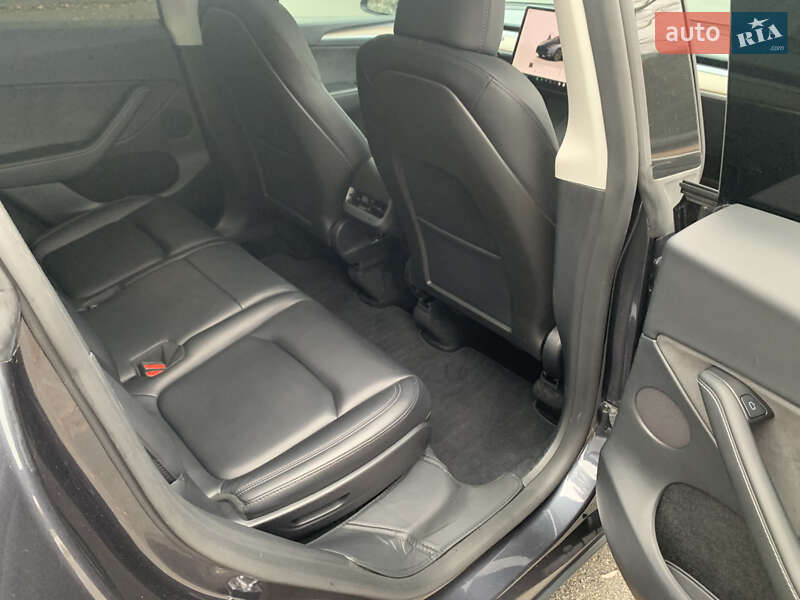 Внедорожник / Кроссовер Tesla Model Y 2024 в Киеве