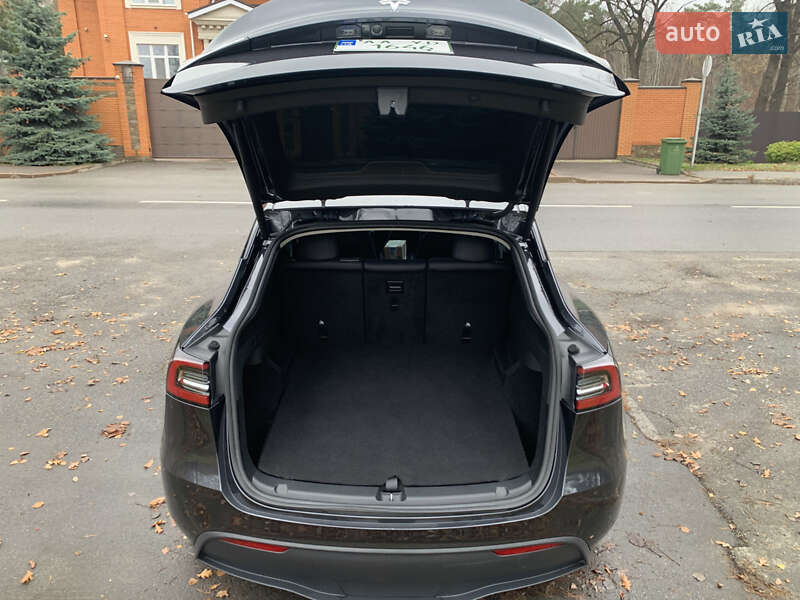 Внедорожник / Кроссовер Tesla Model Y 2024 в Киеве