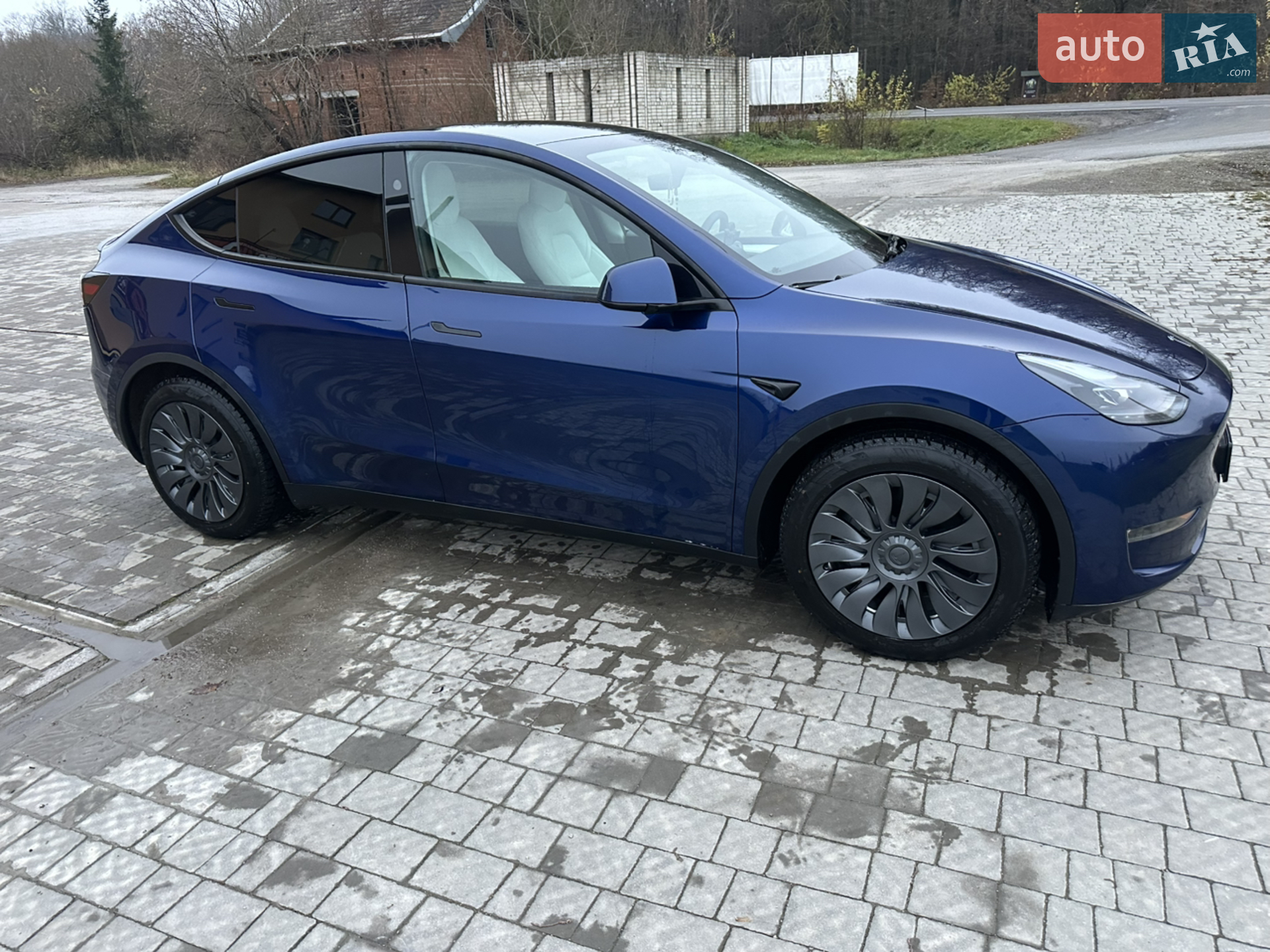 2024 Tesla Model Y - мініатюра 2