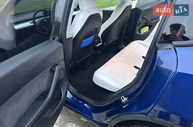 Внедорожник / Кроссовер Tesla Model Y 2024 в Копычинце