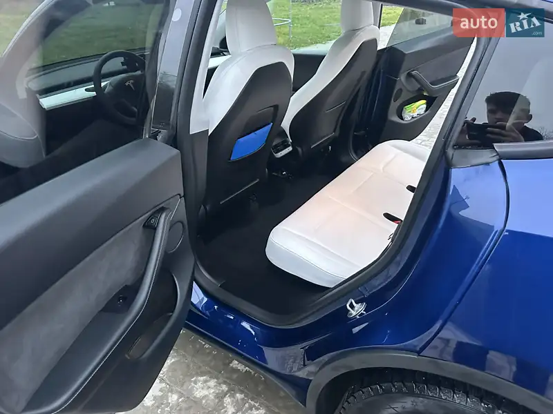 Tesla Model Y 2024 VIN 7SAYGDEE1RA269598 фото оголошення 15 з 55