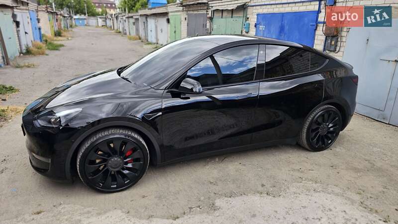 Позашляховик / Кросовер Tesla Model Y 2022 в Дніпрі