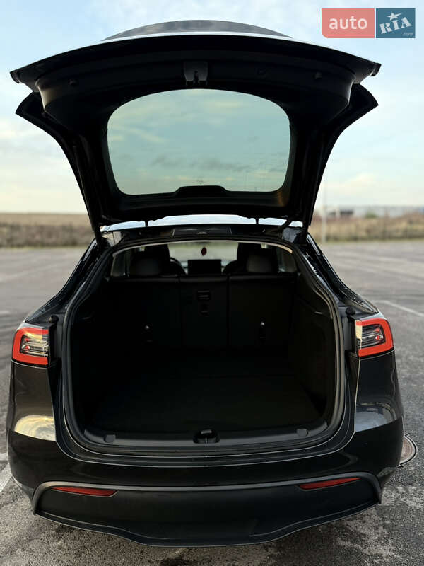 Внедорожник / Кроссовер Tesla Model Y 2024 в Ровно
