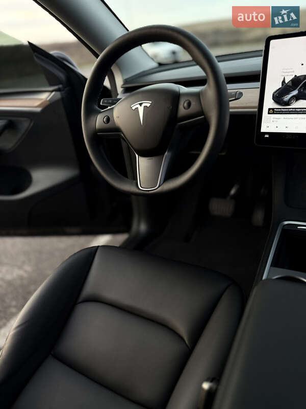 Внедорожник / Кроссовер Tesla Model Y 2024 в Ровно