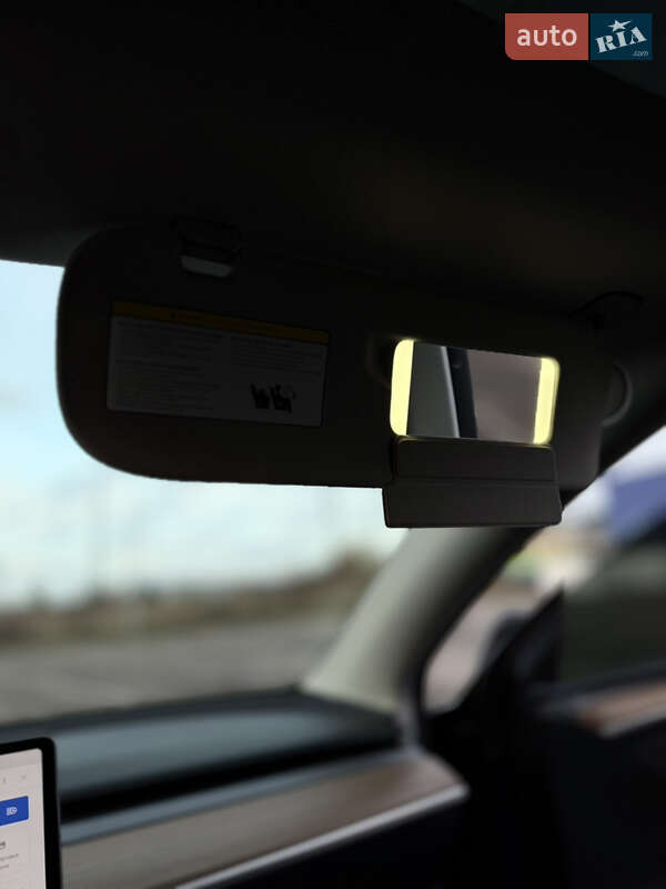 Внедорожник / Кроссовер Tesla Model Y 2024 в Ровно