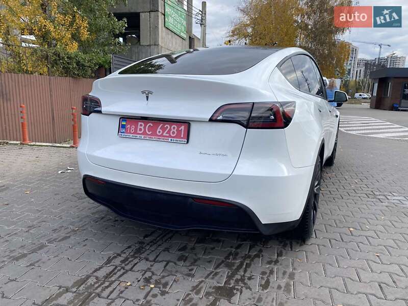 Внедорожник / Кроссовер Tesla Model Y 2023 в Киеве
