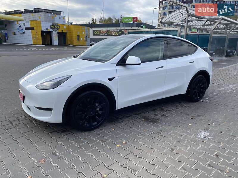 Внедорожник / Кроссовер Tesla Model Y 2023 в Киеве