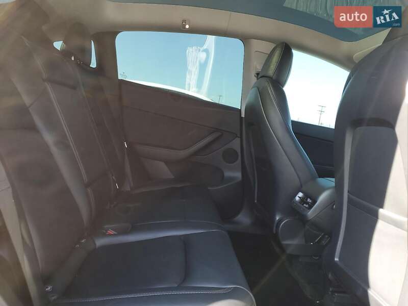 Позашляховик / Кросовер Tesla Model Y 2022 в Хмельницькому фото 10 Позашляховик / Кросовер Tesla Model Y 2022 в Хмельницькому