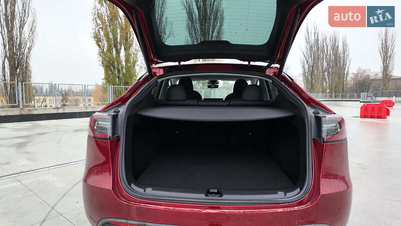 Внедорожник / Кроссовер Tesla Model Y 2024 в Киеве