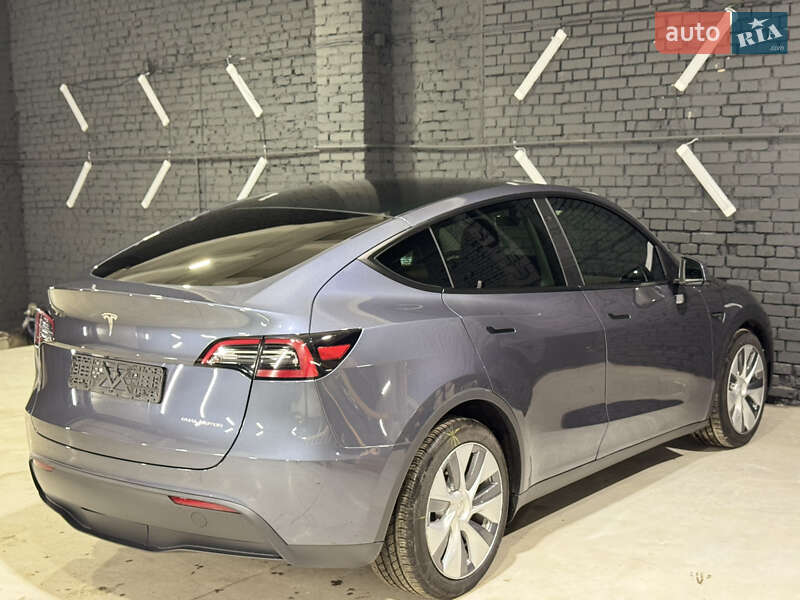 Внедорожник / Кроссовер Tesla Model Y 2023 в Киеве