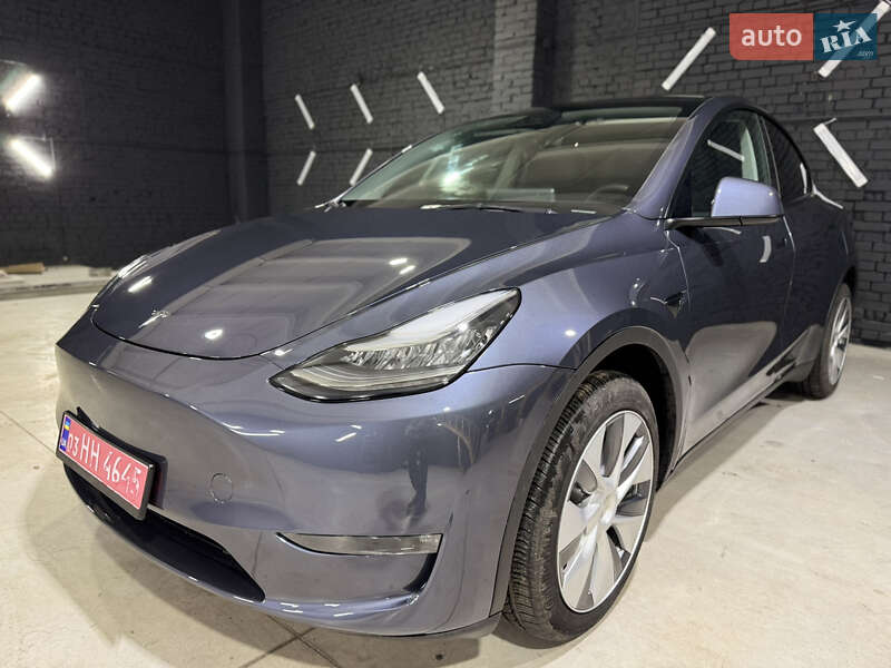 Внедорожник / Кроссовер Tesla Model Y 2023 в Киеве