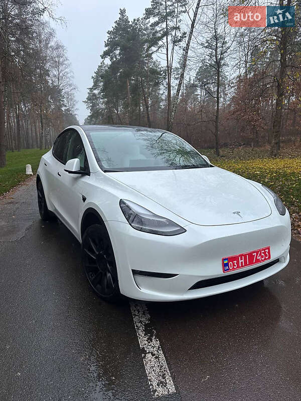 Tesla Model Y 2023