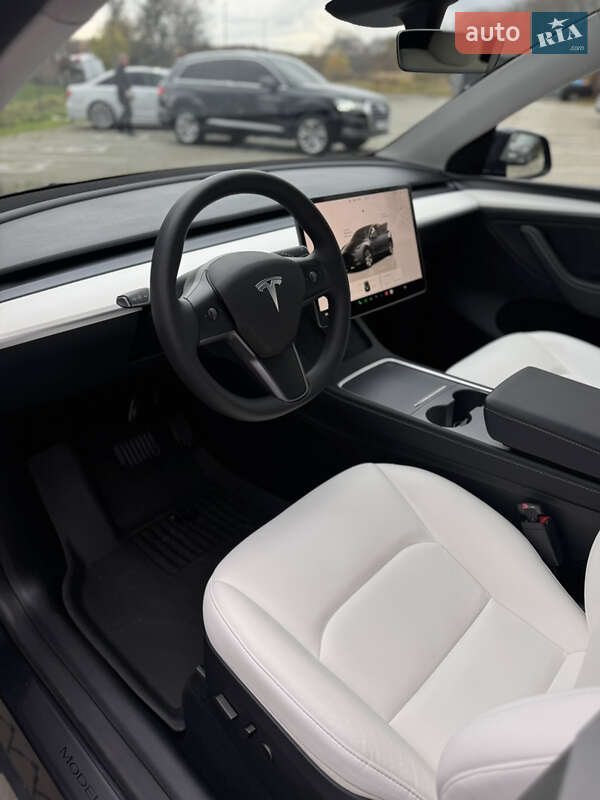 Внедорожник / Кроссовер Tesla Model Y 2024 в Львове