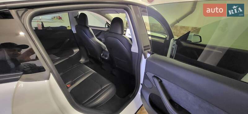 Позашляховик / Кросовер Tesla Model Y 2023 в Івано-Франківську фото 19 Позашляховик / Кросовер Tesla Model Y 2023 в Івано-Франківську