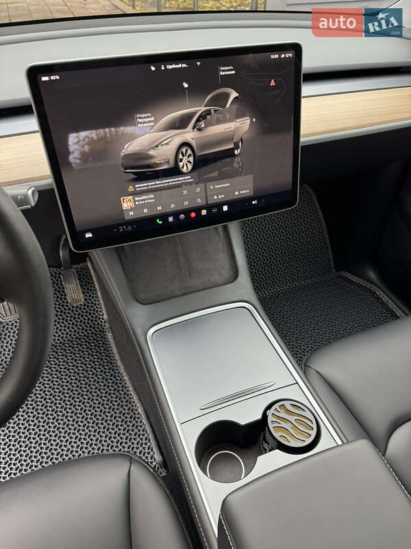 Позашляховик / Кросовер Tesla Model Y 2023 в Харкові